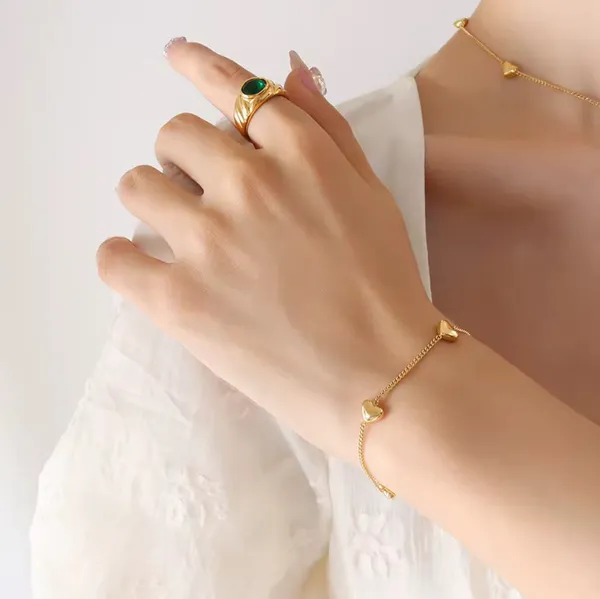 Golden_Stainless_Steel_And_Hypoallergenic_Coating_Bracelet_For_Women